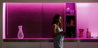 Philips Hue Lightstrip Plus 室內智能燈條：可伸延至 10 米