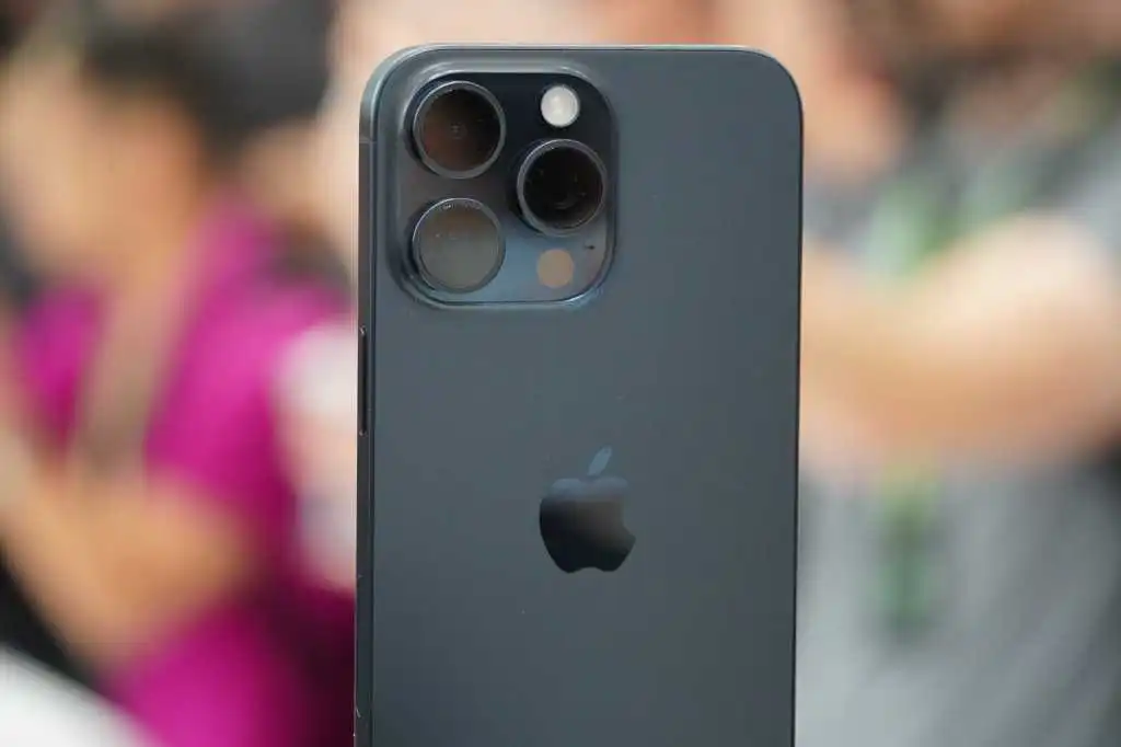 Amazon 特價出售 1TB 續新 iPhone 16 Pro 讓你省下 0