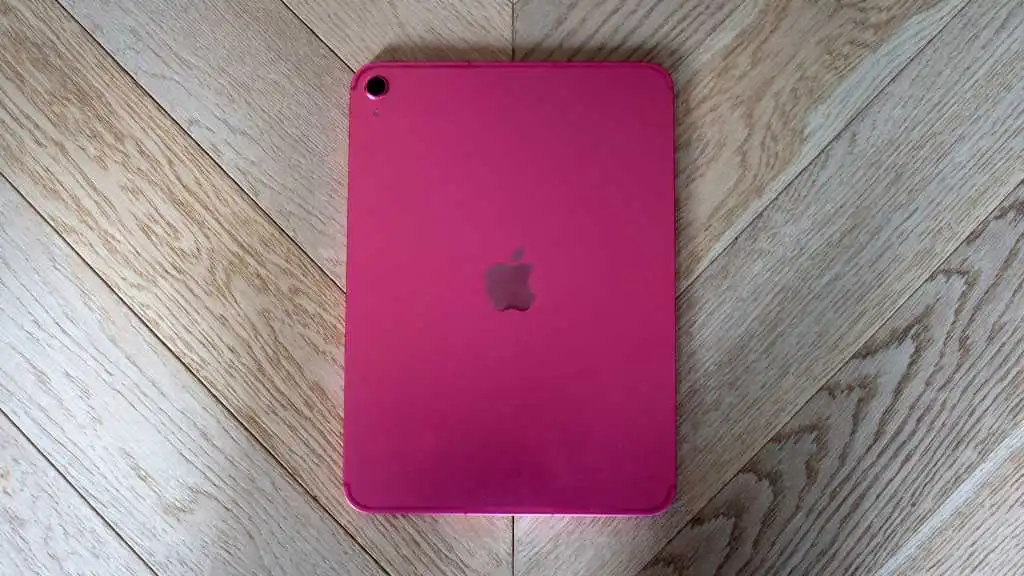 Apple 最新款 iPad 降價 ，適合夏季沙灘使用