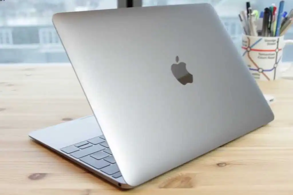 Apple 可能推出一款搭載 A18 Pro 處理器的經濟款 MacBook，但性能與價格或不如預期