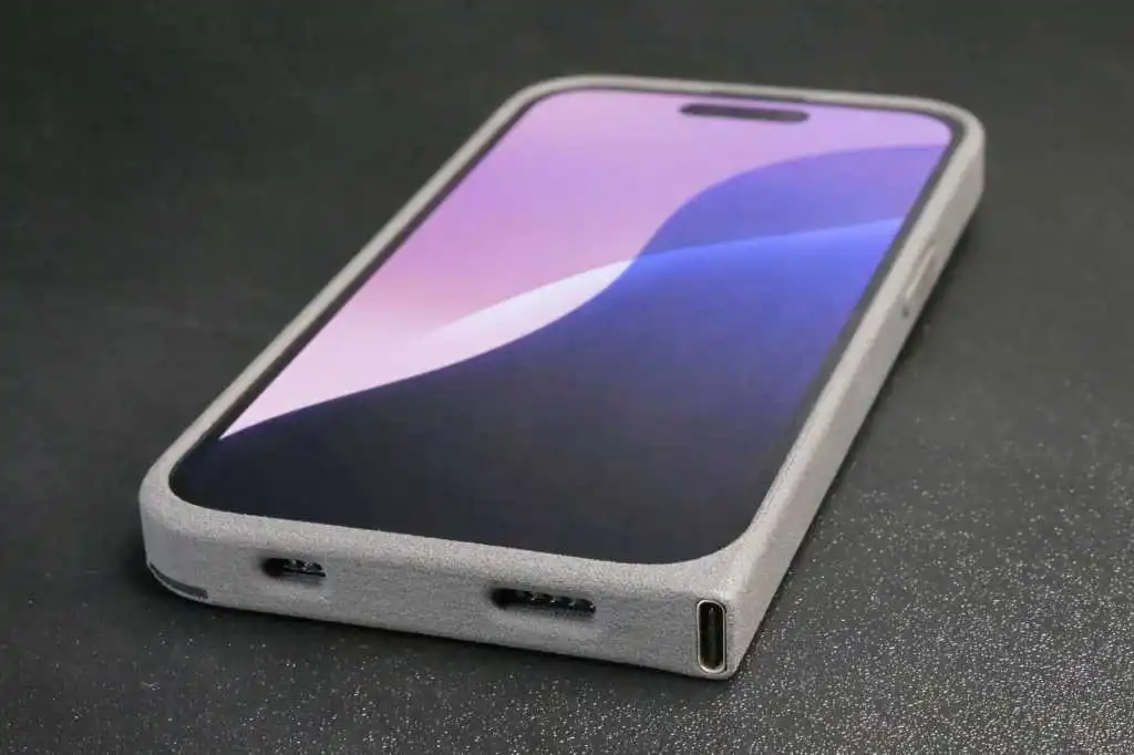 為 Lightning iPhone 用戶提供方便的 USB-C 保護殼發佈