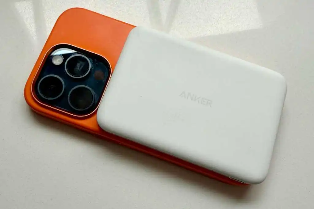 Anker 發佈超薄 10,000mAh 無線充電寶，價格優惠 25%