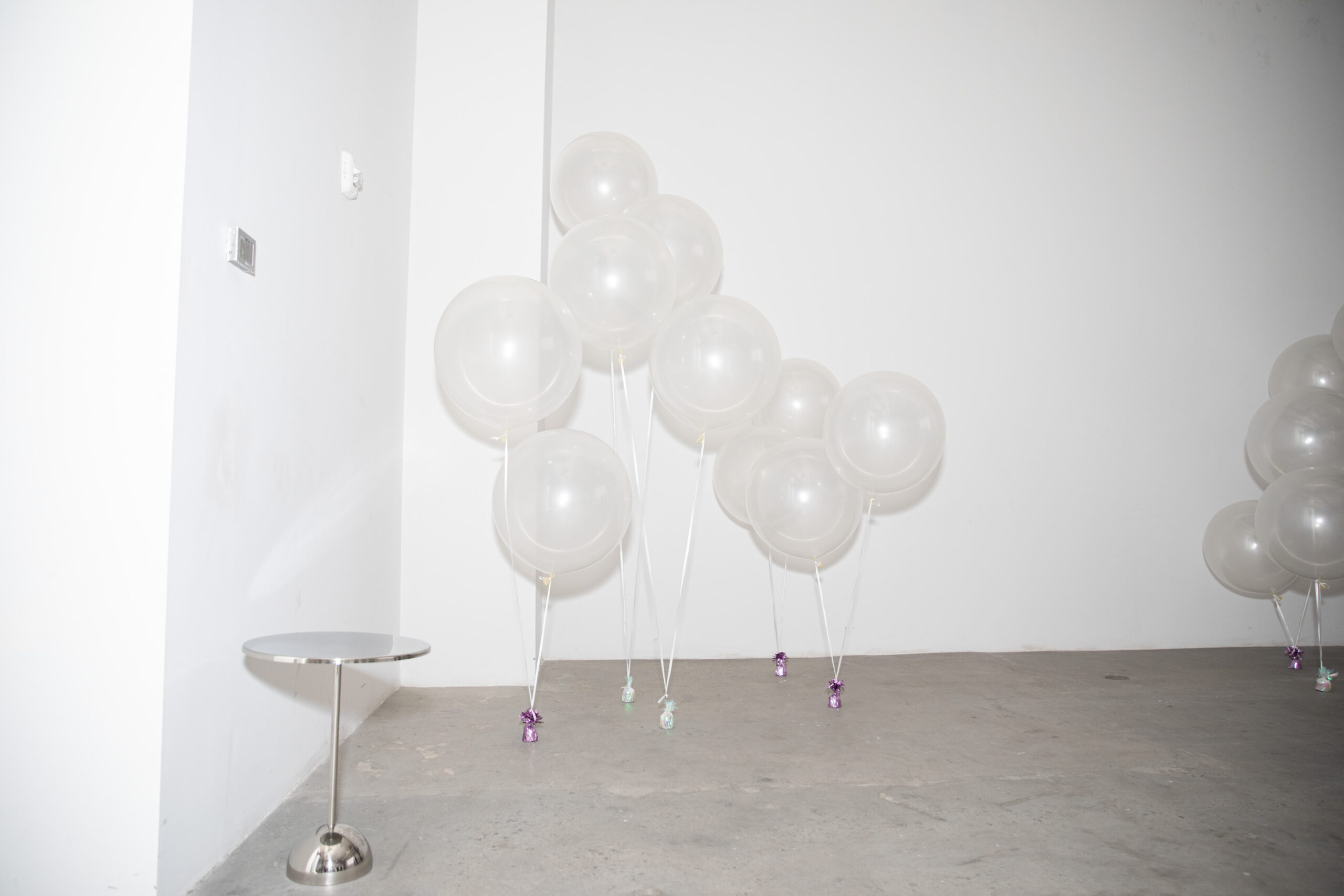 Pantone 的 ‘Cloud Dancer’ 顏色派對或許是經濟衰退的信號