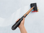 Dyson 將其纖細的 PencilVac 轉變為輕便的濕地清潔工具