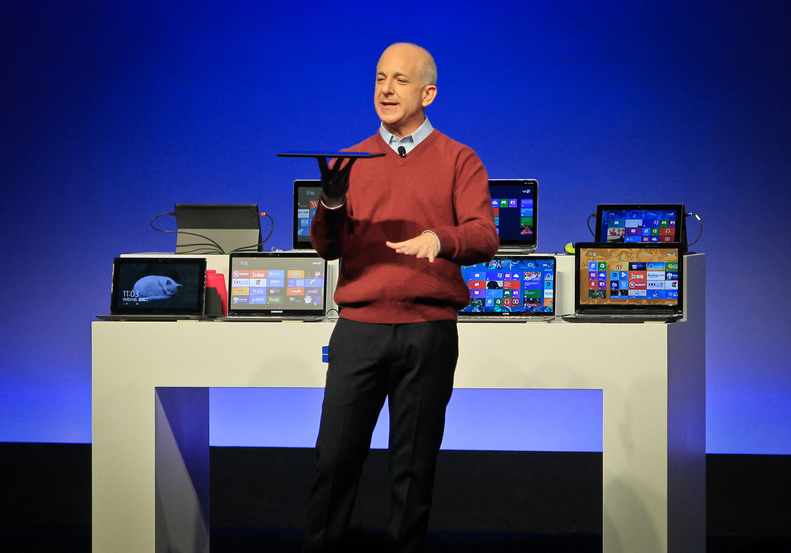 前 Windows 8 領導人招募 Epstein 協助談判他複雜的 Microsoft 離職事宜 前 Windows 8 領導人招募 Epstein 協助談判他複雜的 Microsoft 離職事宜