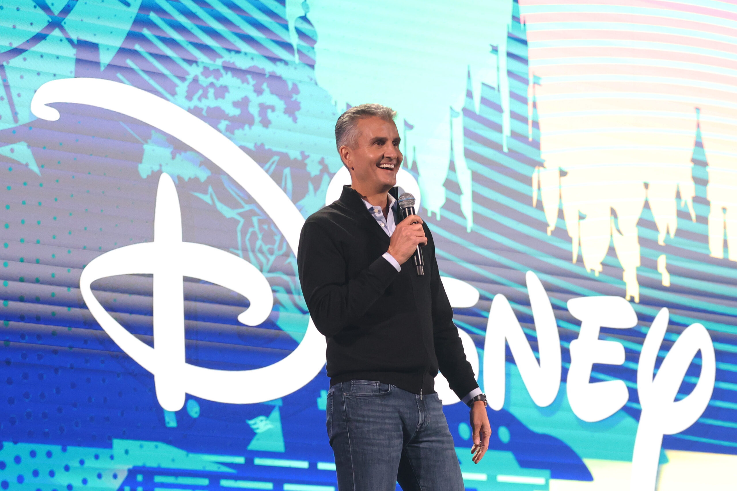 Disney 宣佈 Josh D’Amaro 將接替 Bob Iger 成為 CEO