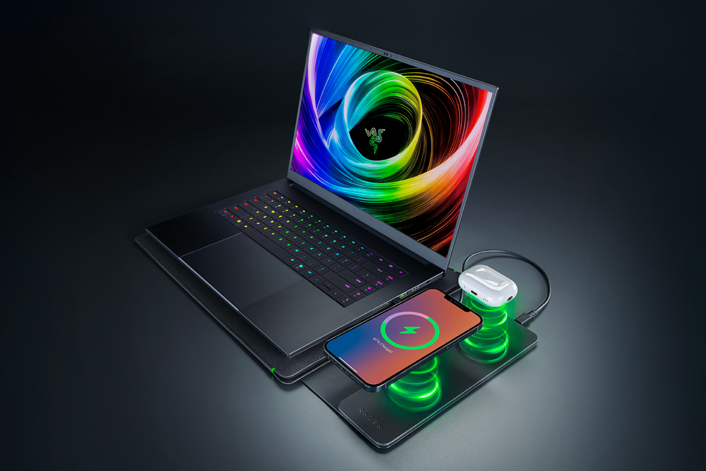Razer 新款筆記本電腦套可無線為其他設備充電