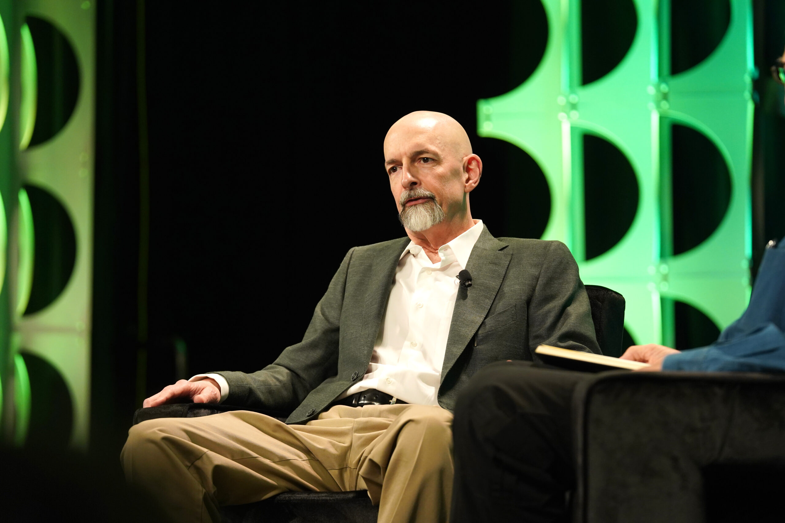 創造 Metaverse 的男人現時認為 Meta 的眼鏡有點怪異