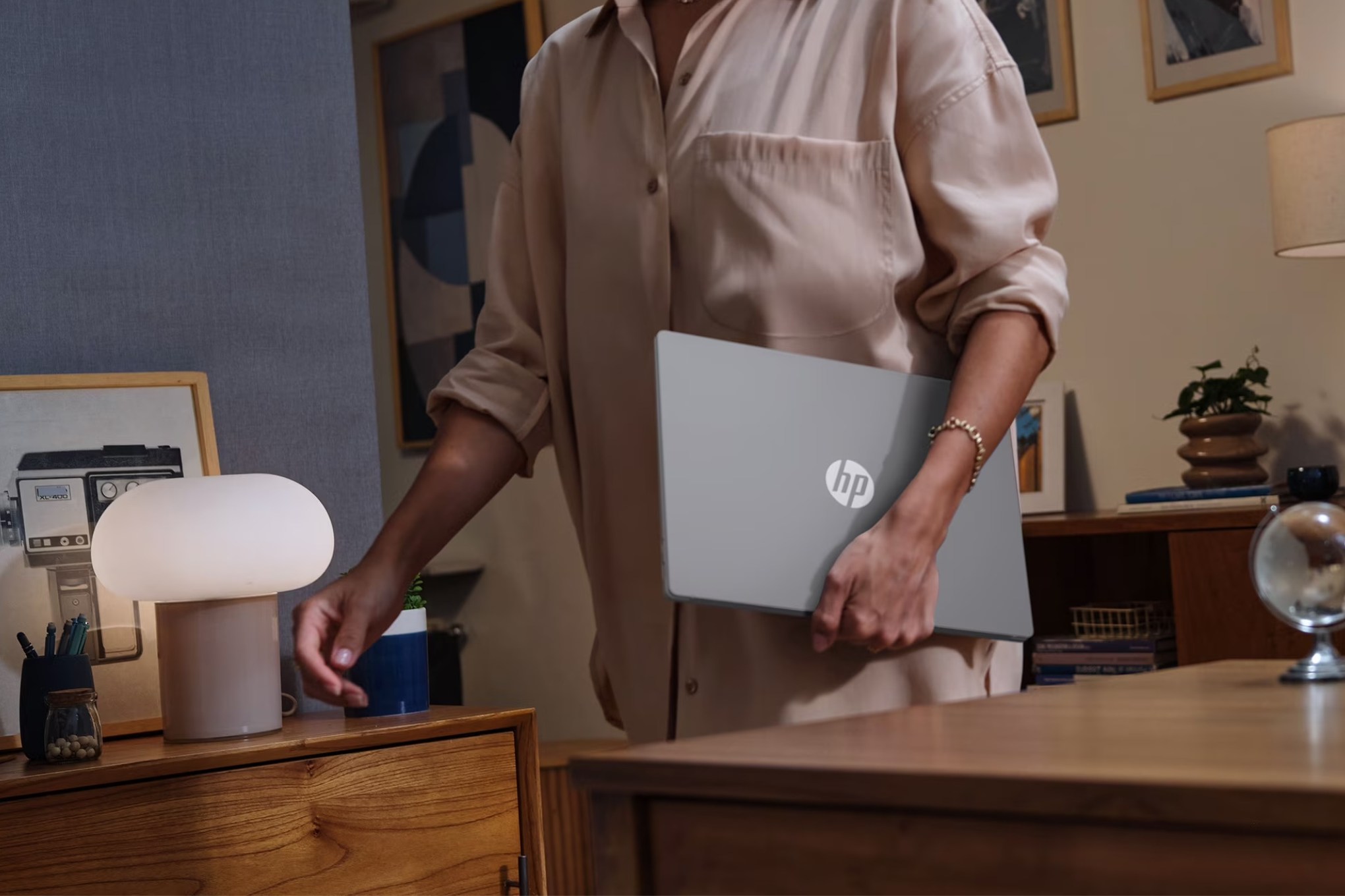 HP 的 OLED 2 合 1 筆記本電腦是回到學校的實惠選擇